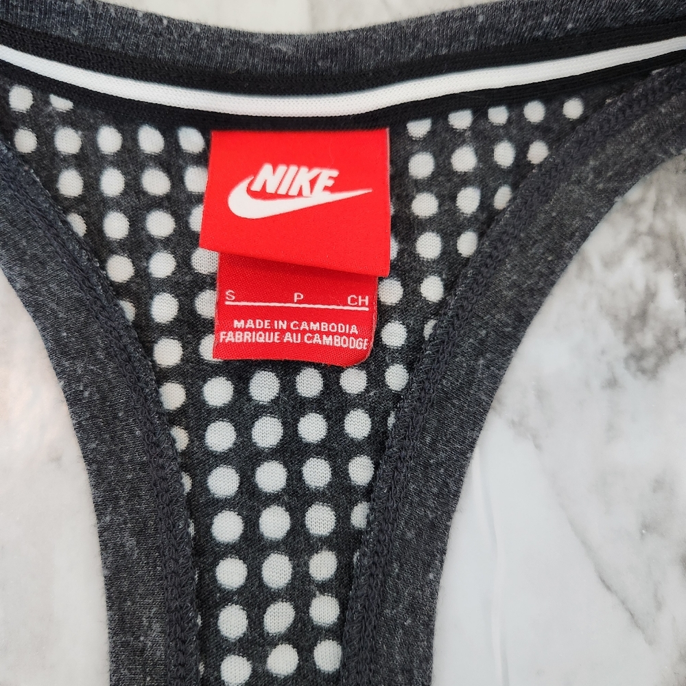 Nike Tank Top - Picture 4 of 9